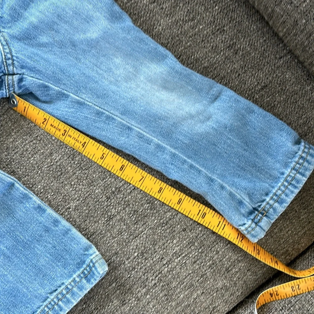 Osh Kosh B’gosh Girls 3T 36 months Light Wash Blue Denim Jeans Pink embroidered